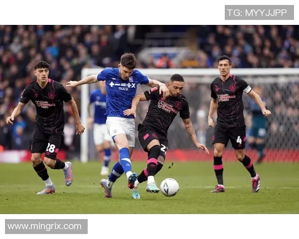 球员在法甲联赛中的关键停球表现体现防守核心